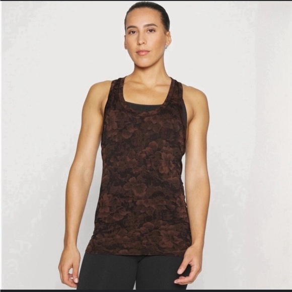 Athleta Tops - Athleta Momentum Tank Eden Floral Top Sz M